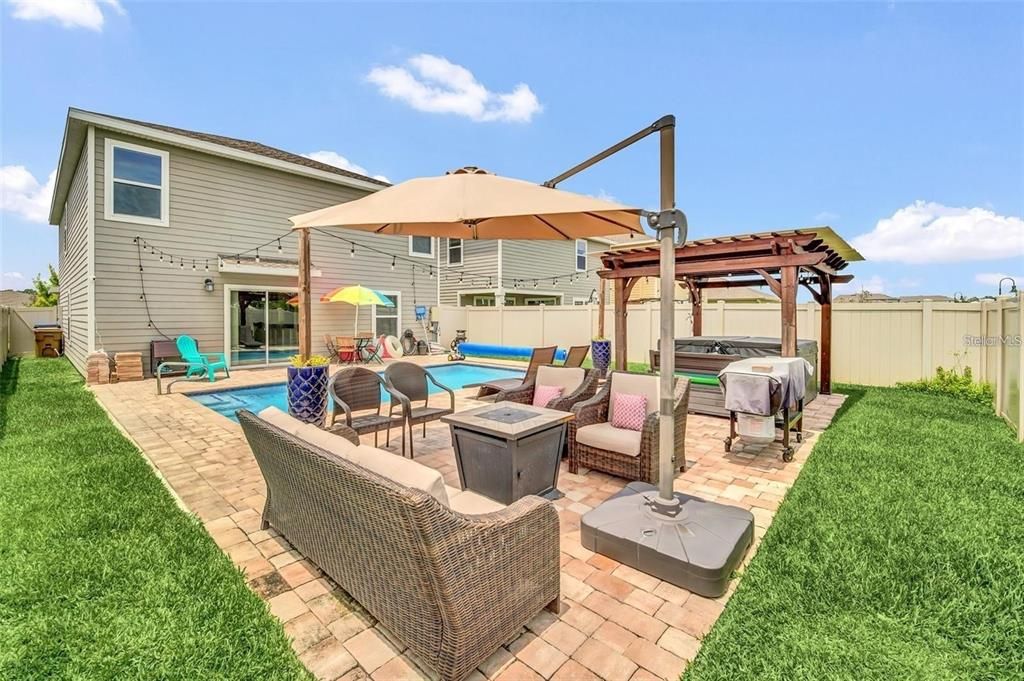 For Rent: $3,500 (6 beds, 3 baths, 2586 Square Feet)