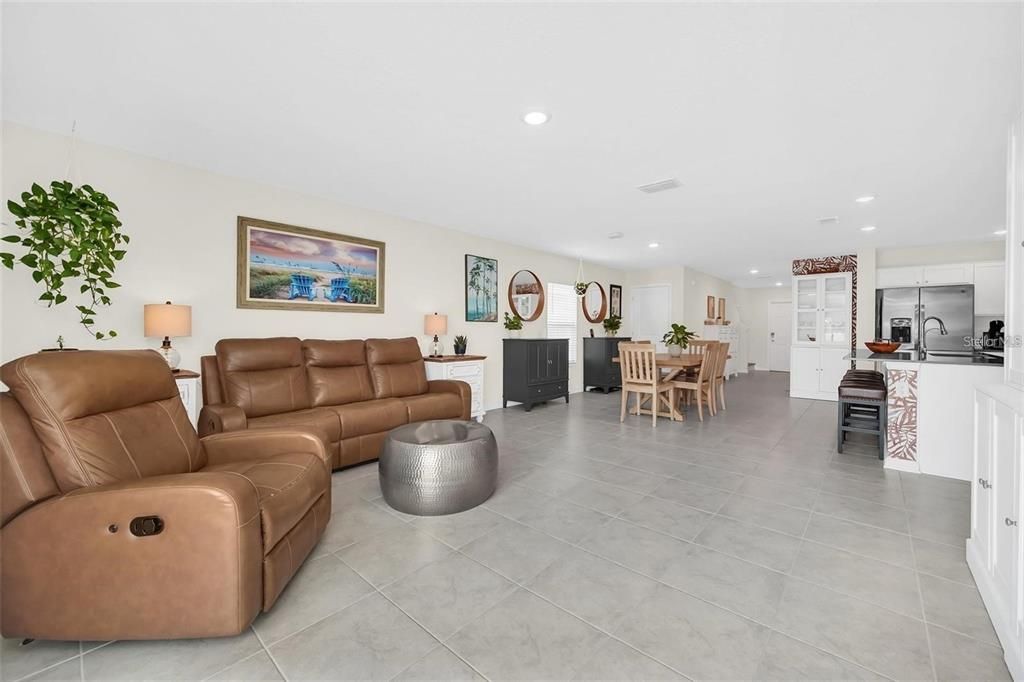For Rent: $3,500 (6 beds, 3 baths, 2586 Square Feet)