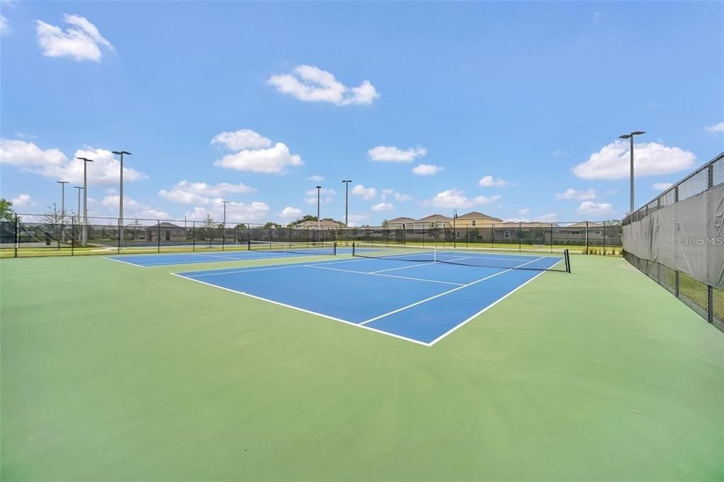 For Rent: $3,500 (6 beds, 3 baths, 2586 Square Feet)