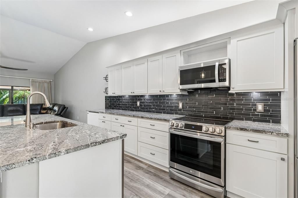 For Sale: $410,000 (3 beds, 2 baths, 1735 Square Feet)