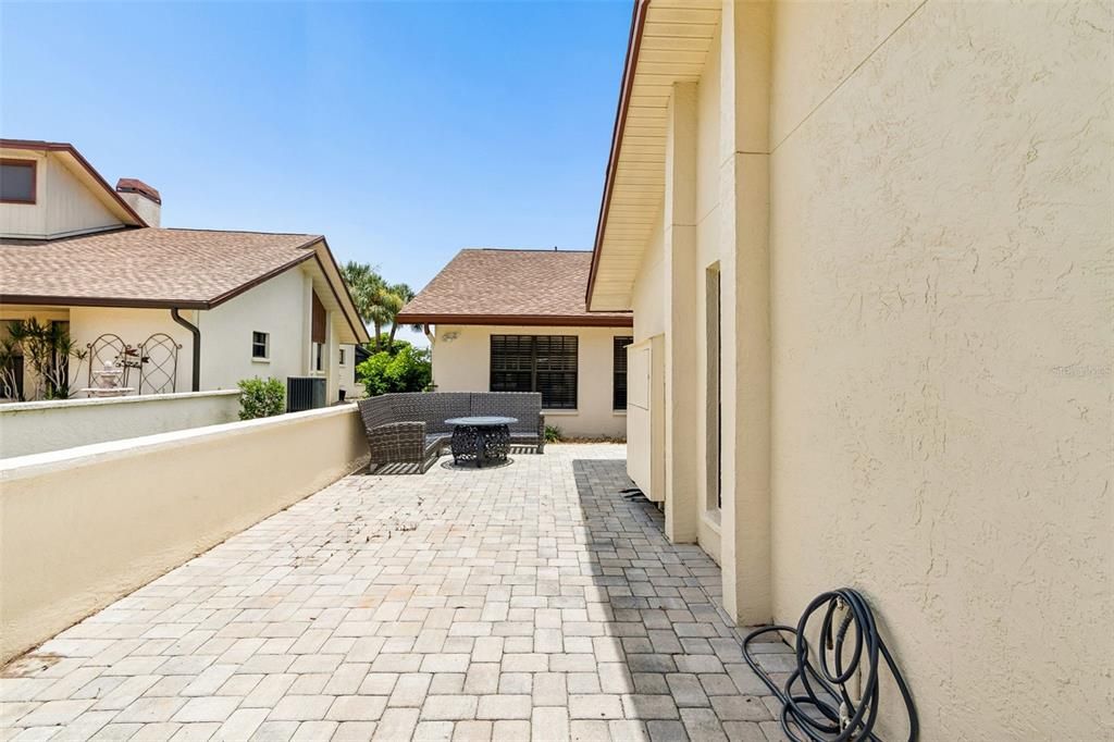 For Sale: $410,000 (3 beds, 2 baths, 1735 Square Feet)