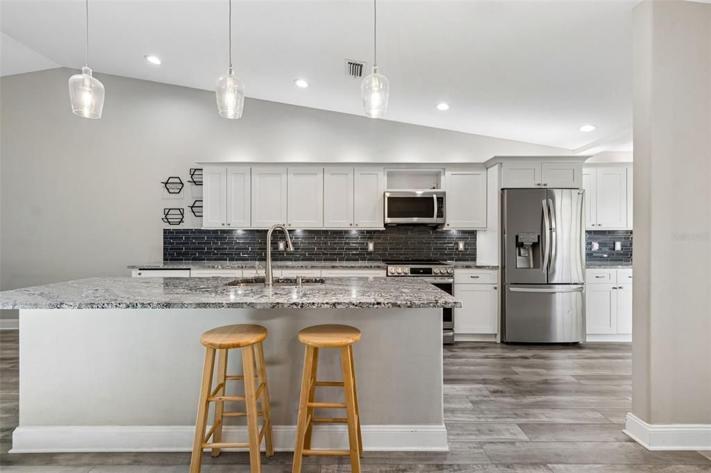 For Sale: $410,000 (3 beds, 2 baths, 1735 Square Feet)