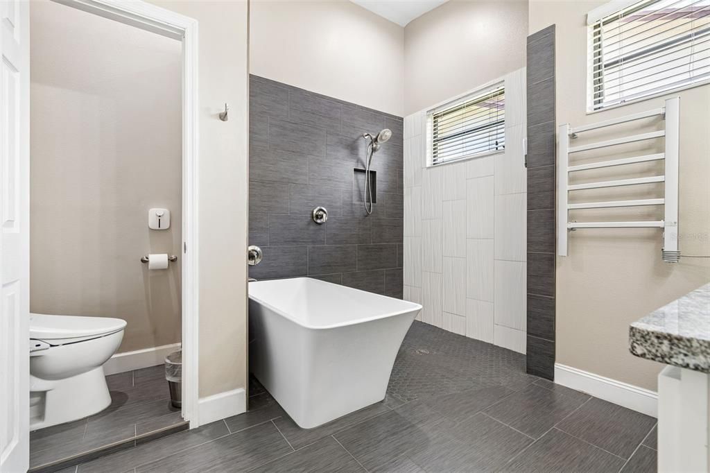 For Sale: $410,000 (3 beds, 2 baths, 1735 Square Feet)