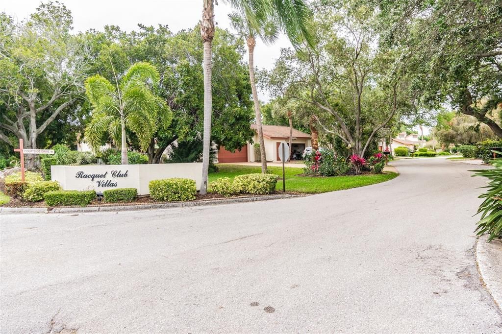 For Sale: $410,000 (3 beds, 2 baths, 1735 Square Feet)