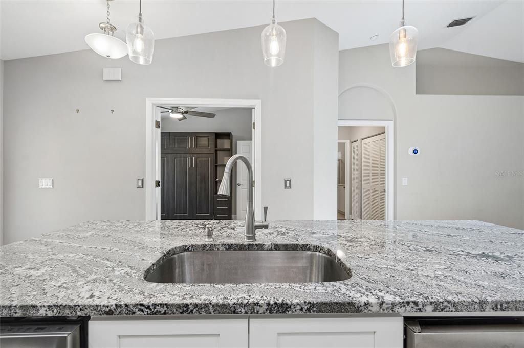 For Sale: $410,000 (3 beds, 2 baths, 1735 Square Feet)