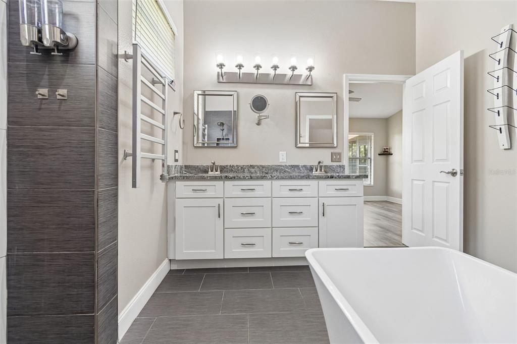 For Sale: $410,000 (3 beds, 2 baths, 1735 Square Feet)