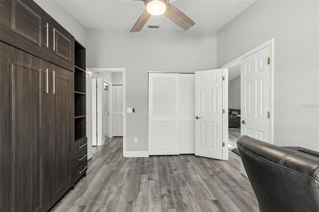 For Sale: $410,000 (3 beds, 2 baths, 1735 Square Feet)