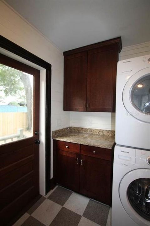 For Rent: $2,925 (3 beds, 2 baths, 2001 Square Feet)