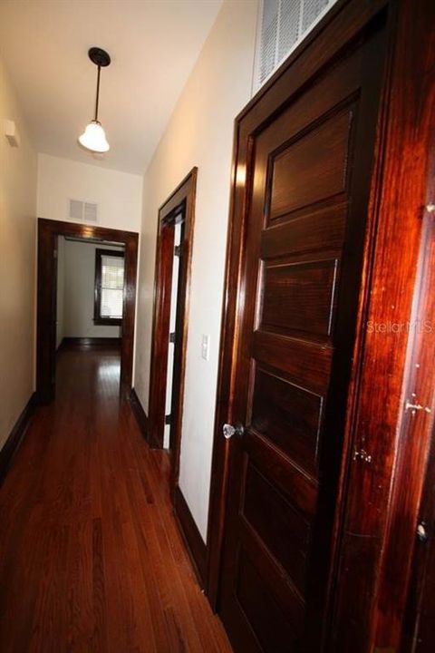 For Rent: $2,925 (3 beds, 2 baths, 2001 Square Feet)