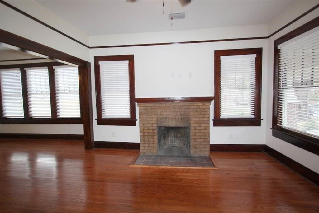 For Rent: $2,925 (3 beds, 2 baths, 2001 Square Feet)
