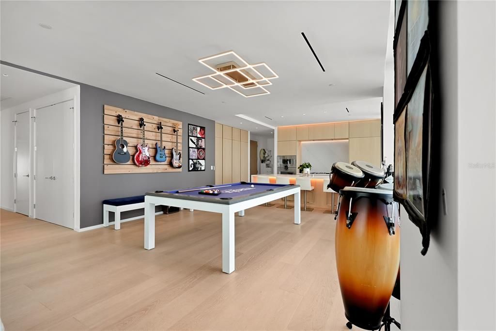 For Sale: $2,799,000 (2 beds, 2 baths, 2012 Square Feet)