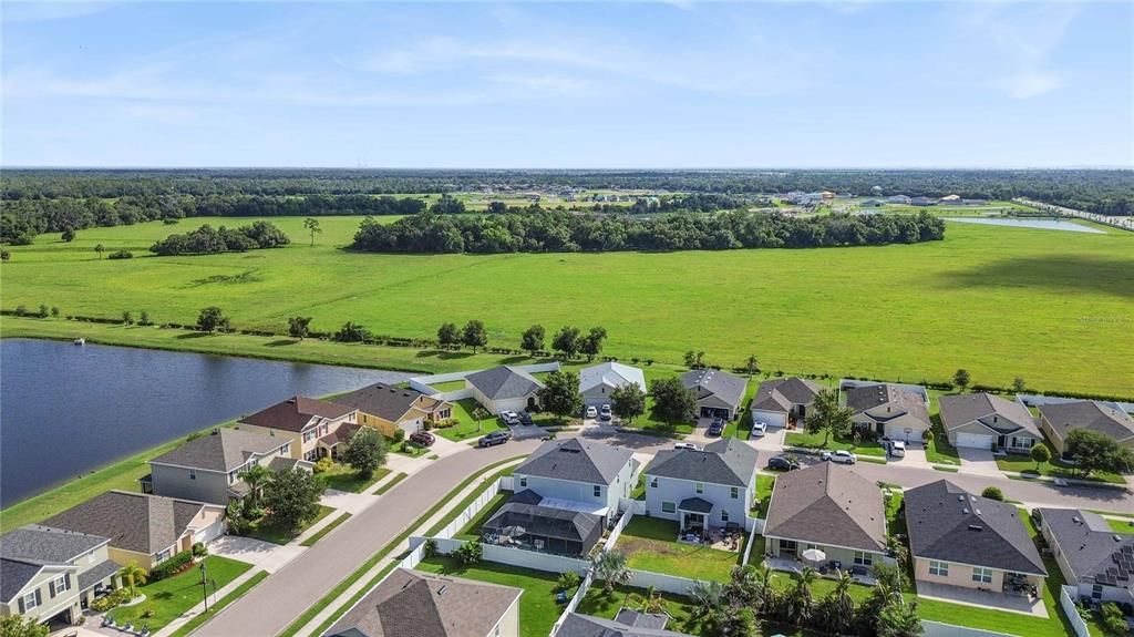 For Sale: $589,000 (5 beds, 2 baths, 2889 Square Feet)