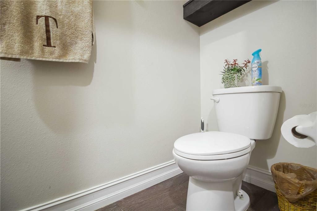For Sale: $589,000 (5 beds, 2 baths, 2889 Square Feet)