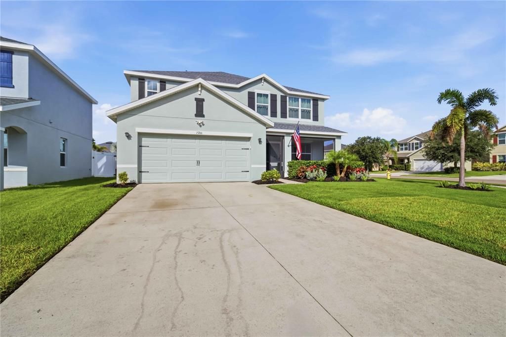 For Sale: $589,000 (5 beds, 2 baths, 2889 Square Feet)