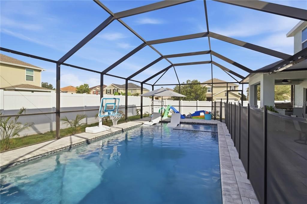 For Sale: $589,000 (5 beds, 2 baths, 2889 Square Feet)