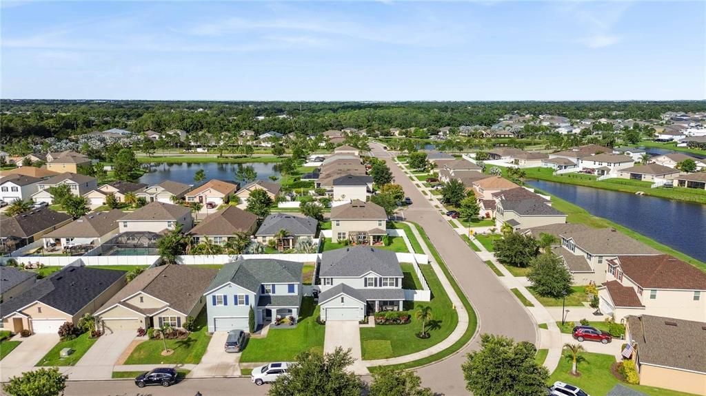 For Sale: $589,000 (5 beds, 2 baths, 2889 Square Feet)