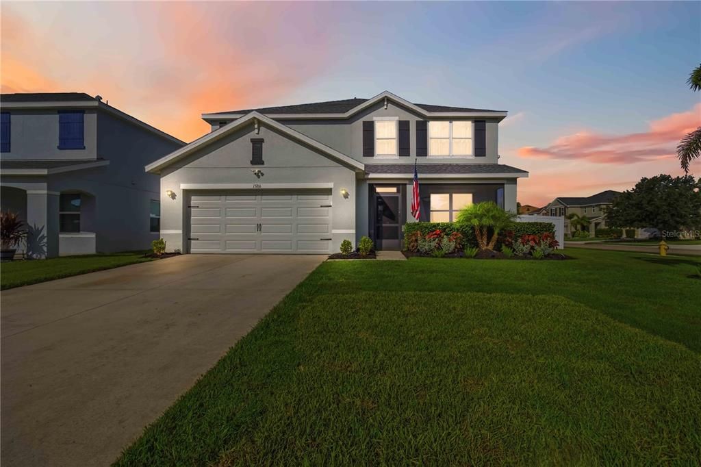 For Sale: $589,000 (5 beds, 2 baths, 2889 Square Feet)