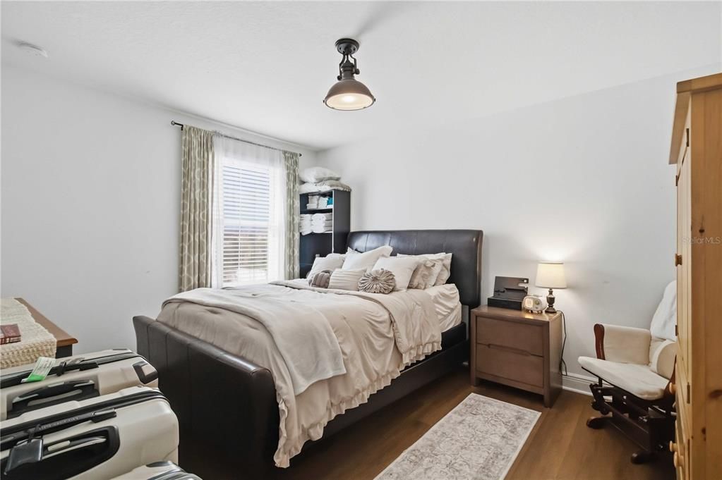 For Sale: $589,000 (5 beds, 2 baths, 2889 Square Feet)