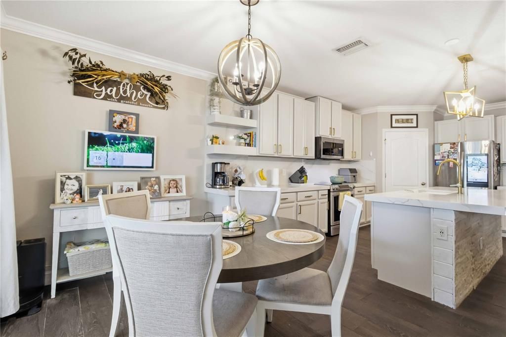 For Sale: $589,000 (5 beds, 2 baths, 2889 Square Feet)