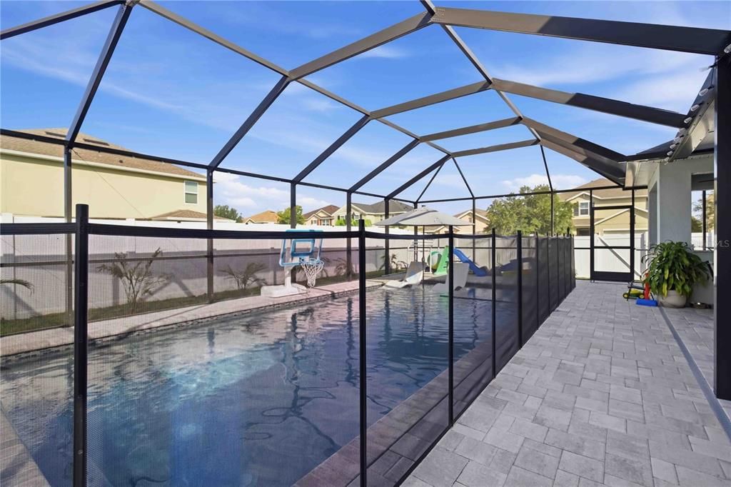 For Sale: $589,000 (5 beds, 2 baths, 2889 Square Feet)