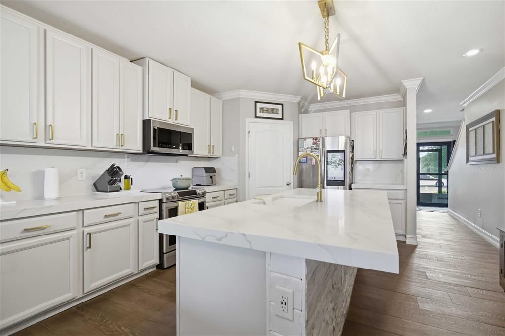 For Sale: $589,000 (5 beds, 2 baths, 2889 Square Feet)