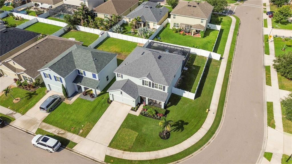 For Sale: $589,000 (5 beds, 2 baths, 2889 Square Feet)