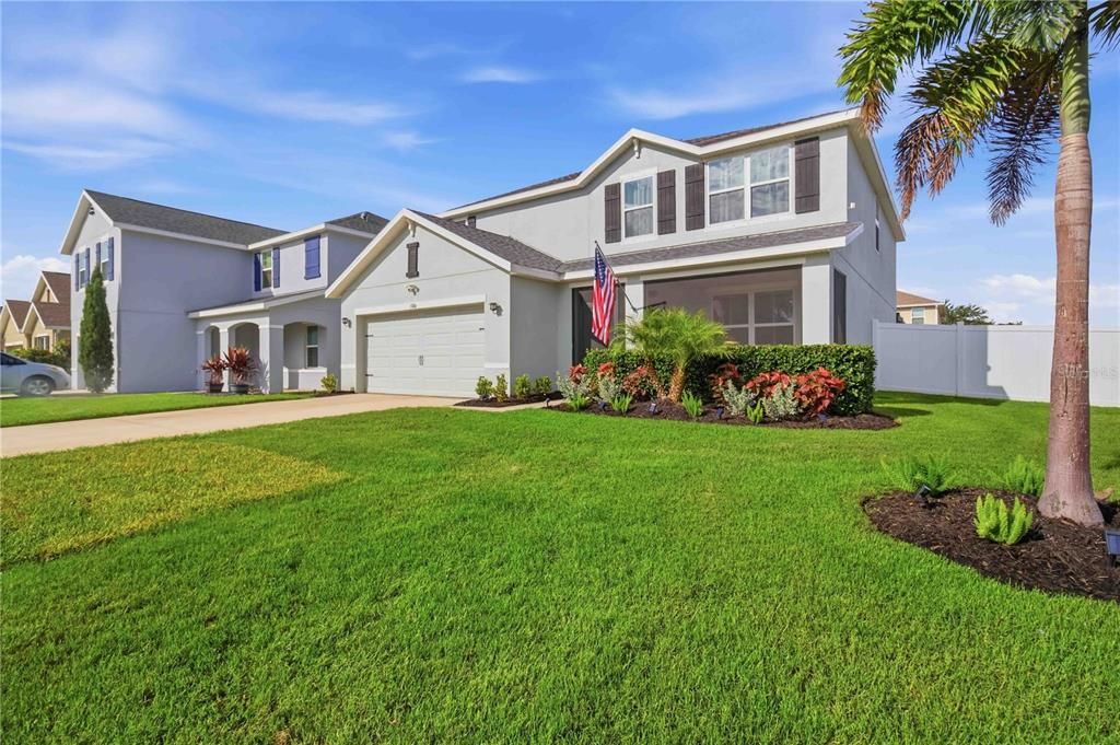 For Sale: $589,000 (5 beds, 2 baths, 2889 Square Feet)