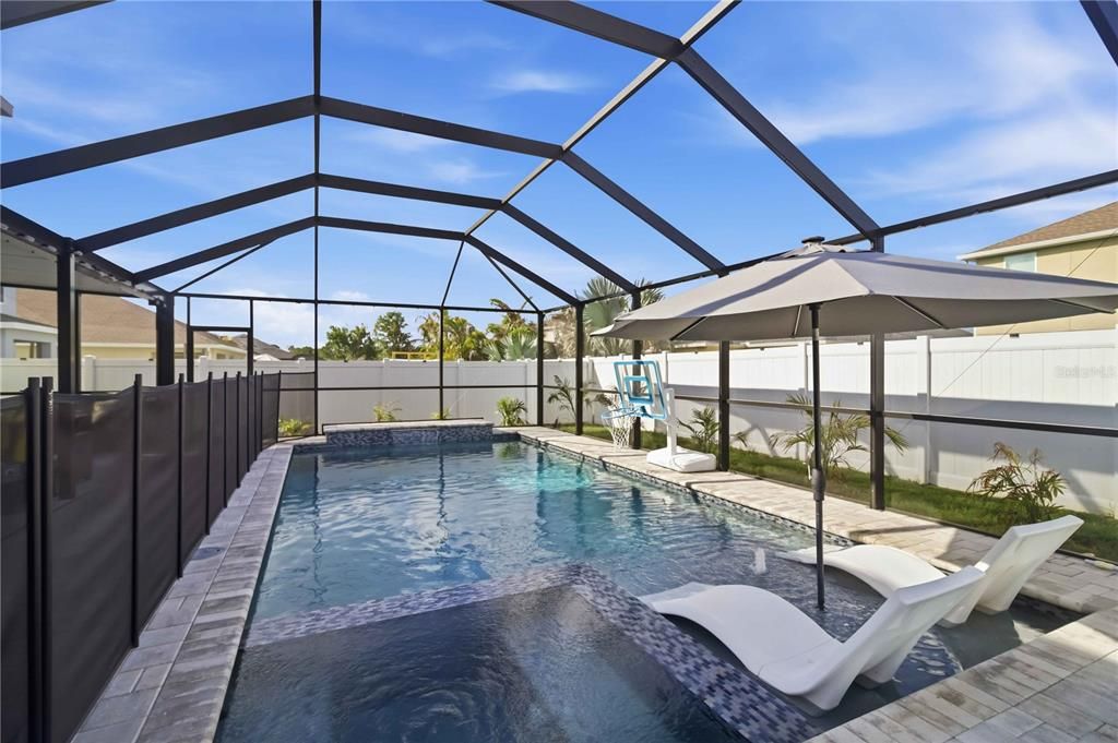 For Sale: $589,000 (5 beds, 2 baths, 2889 Square Feet)