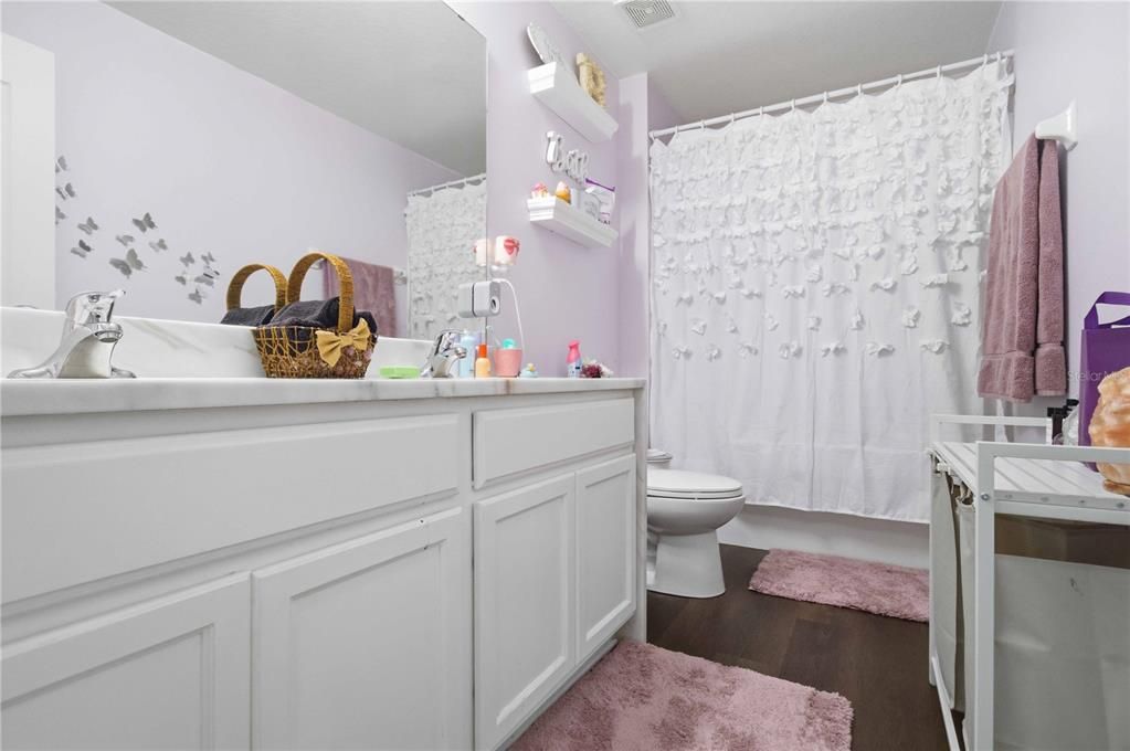 For Sale: $589,000 (5 beds, 2 baths, 2889 Square Feet)
