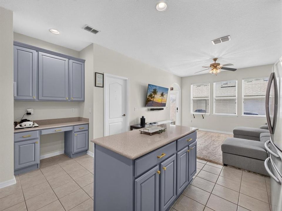 For Sale: $435,000 (3 beds, 2 baths, 1352 Square Feet)