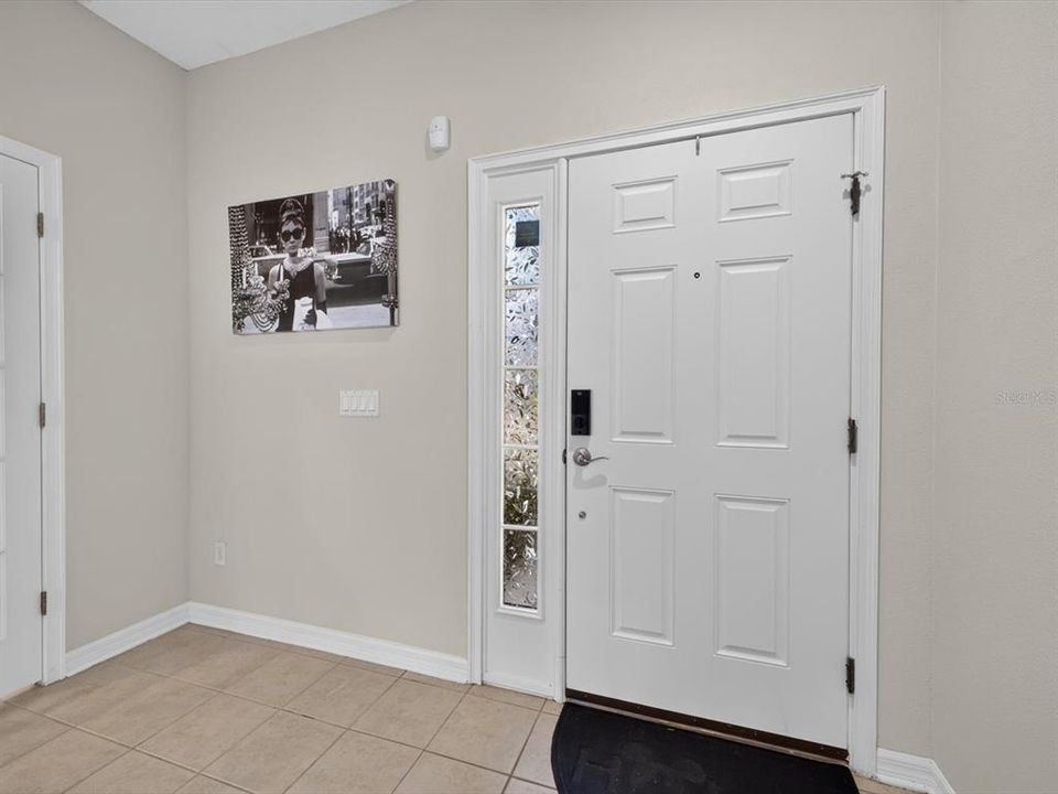 For Sale: $435,000 (3 beds, 2 baths, 1352 Square Feet)