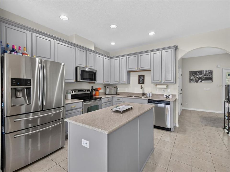 For Sale: $435,000 (3 beds, 2 baths, 1352 Square Feet)