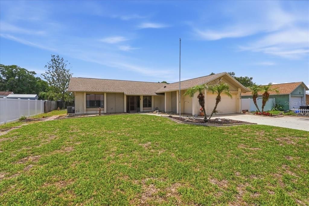 For Sale: $265,000 (2 beds, 2 baths, 1103 Square Feet)