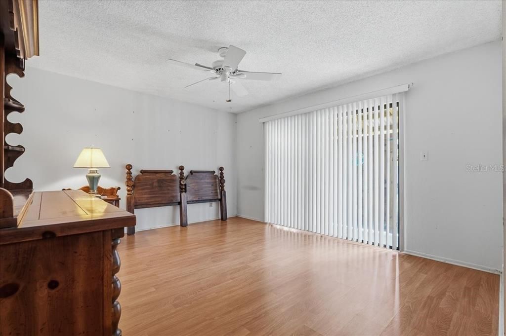 For Sale: $265,000 (2 beds, 2 baths, 1103 Square Feet)