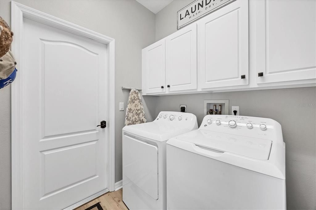 For Sale: $299,900 (2 beds, 2 baths, 1340 Square Feet)