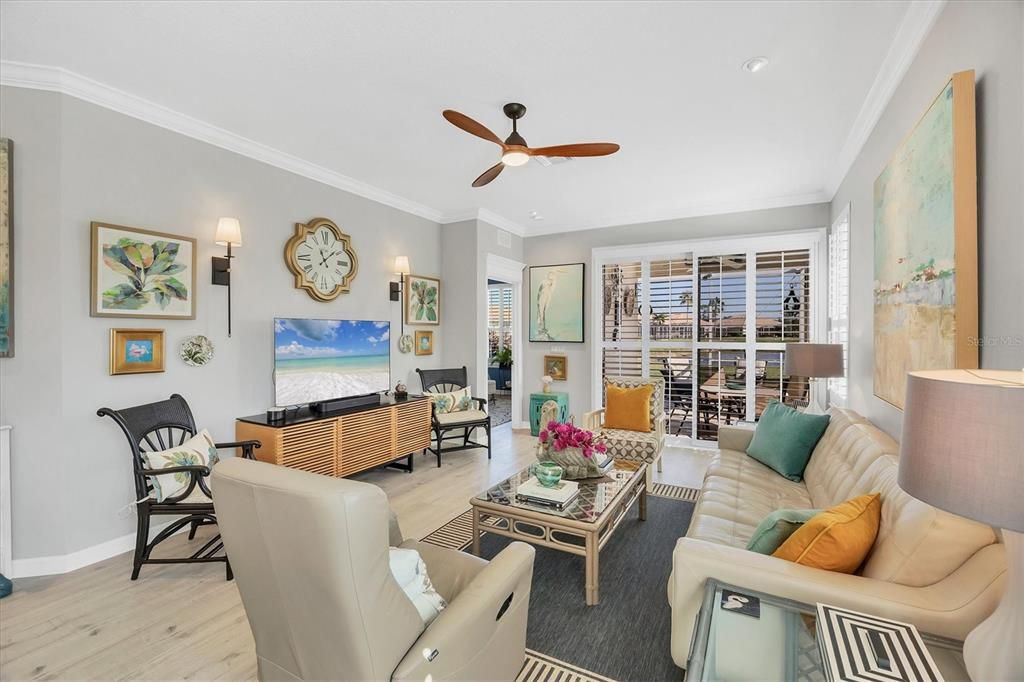 For Sale: $299,900 (2 beds, 2 baths, 1340 Square Feet)