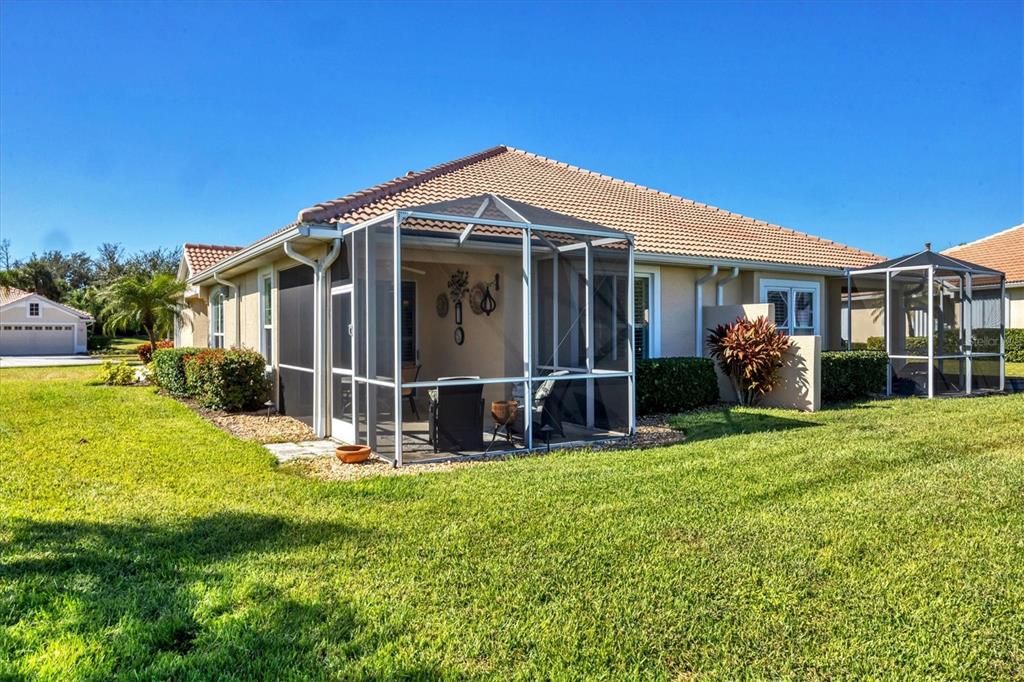 For Sale: $299,900 (2 beds, 2 baths, 1340 Square Feet)
