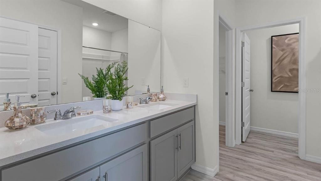 For Sale: $369,490 (5 beds, 3 baths, 2077 Square Feet)