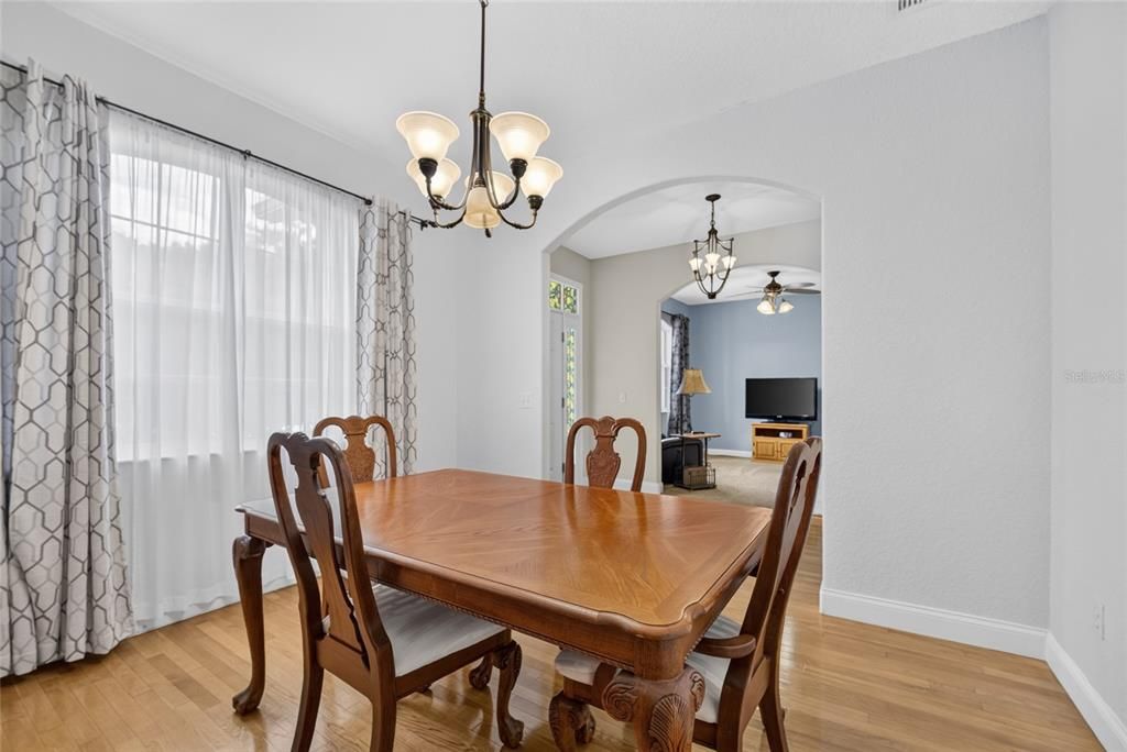 For Sale: $279,000 (3 beds, 2 baths, 1824 Square Feet)