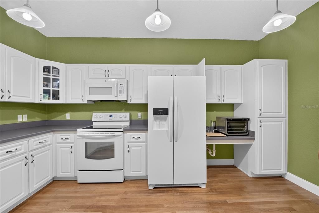 For Sale: $279,000 (3 beds, 2 baths, 1824 Square Feet)