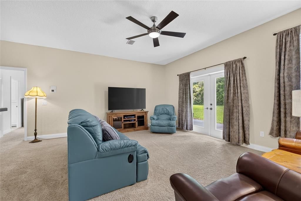 For Sale: $279,000 (3 beds, 2 baths, 1824 Square Feet)
