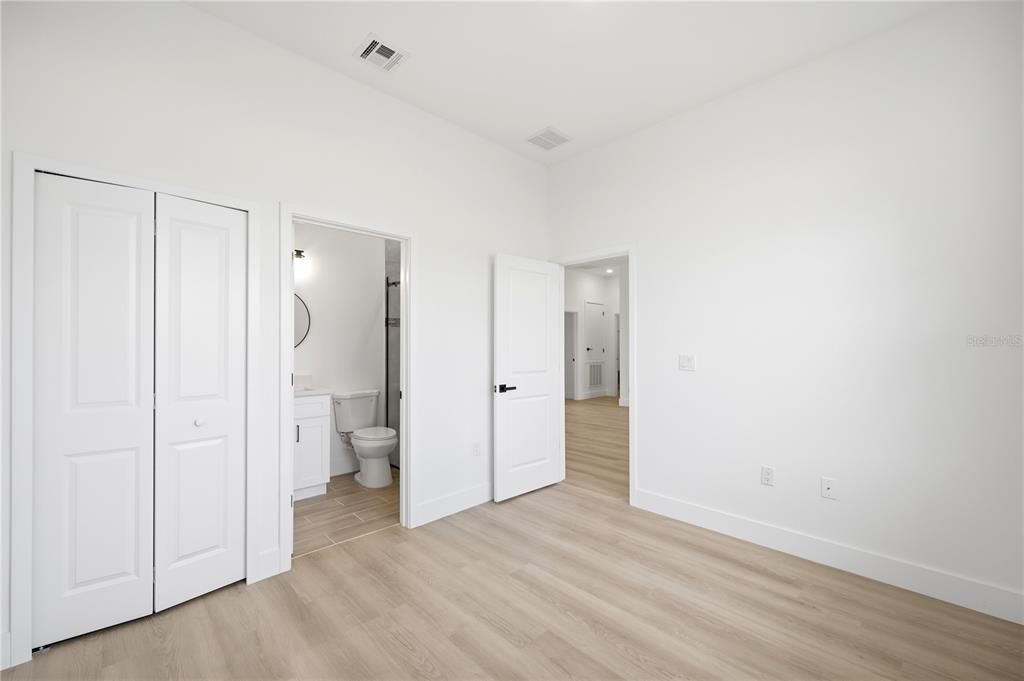 На продажу: $345,000 (4 спален, 3 ванн, 1802 Квадратных фут)