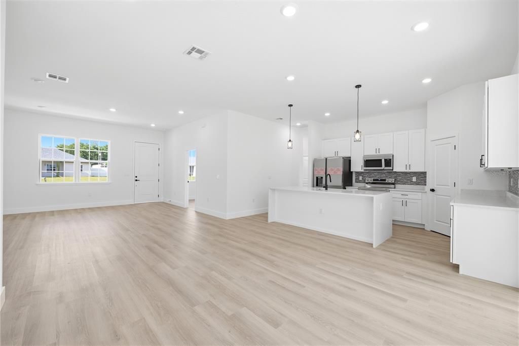 На продажу: $345,000 (4 спален, 3 ванн, 1802 Квадратных фут)