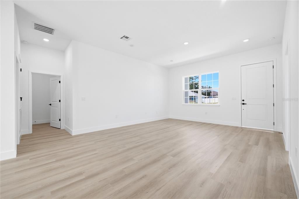 На продажу: $345,000 (4 спален, 3 ванн, 1802 Квадратных фут)