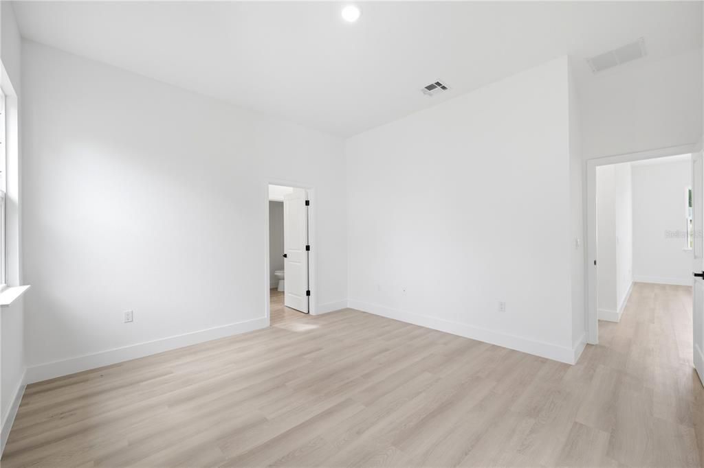 На продажу: $345,000 (4 спален, 3 ванн, 1802 Квадратных фут)