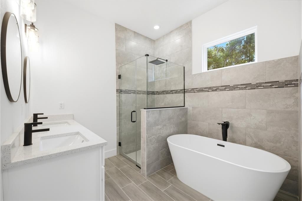 На продажу: $345,000 (4 спален, 3 ванн, 1802 Квадратных фут)