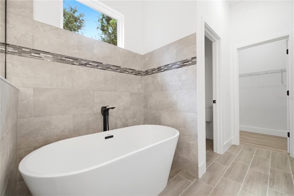 На продажу: $345,000 (4 спален, 3 ванн, 1802 Квадратных фут)