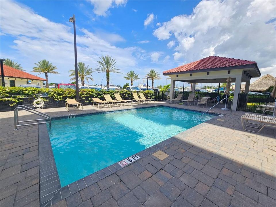 For Rent: $6,900 (3 beds, 2 baths, 1802 Square Feet)