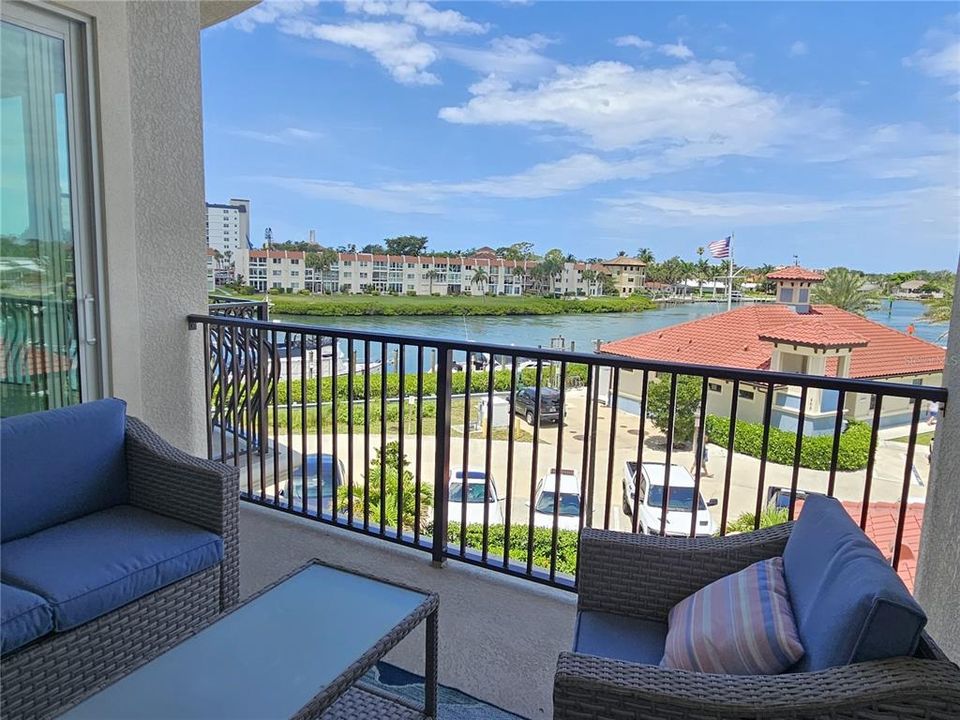 For Rent: $6,900 (3 beds, 2 baths, 1802 Square Feet)