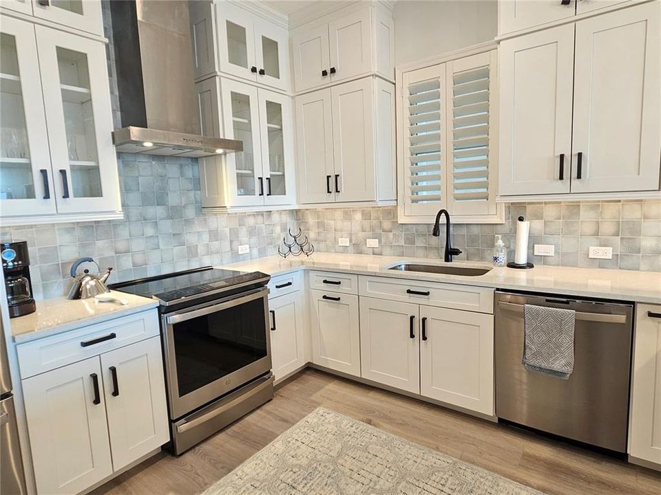 For Rent: $6,900 (3 beds, 2 baths, 1802 Square Feet)